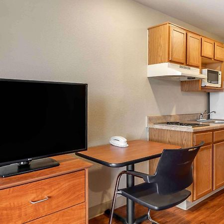 Extended Stay America Select Suites - Wichita - North Екстер'єр фото