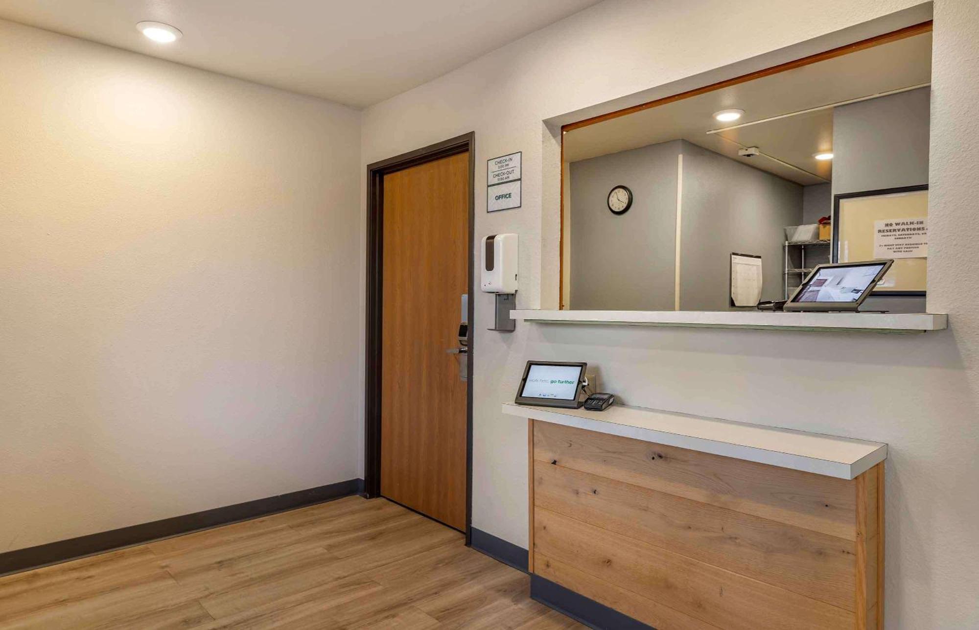 Extended Stay America Select Suites - Wichita - North Екстер'єр фото