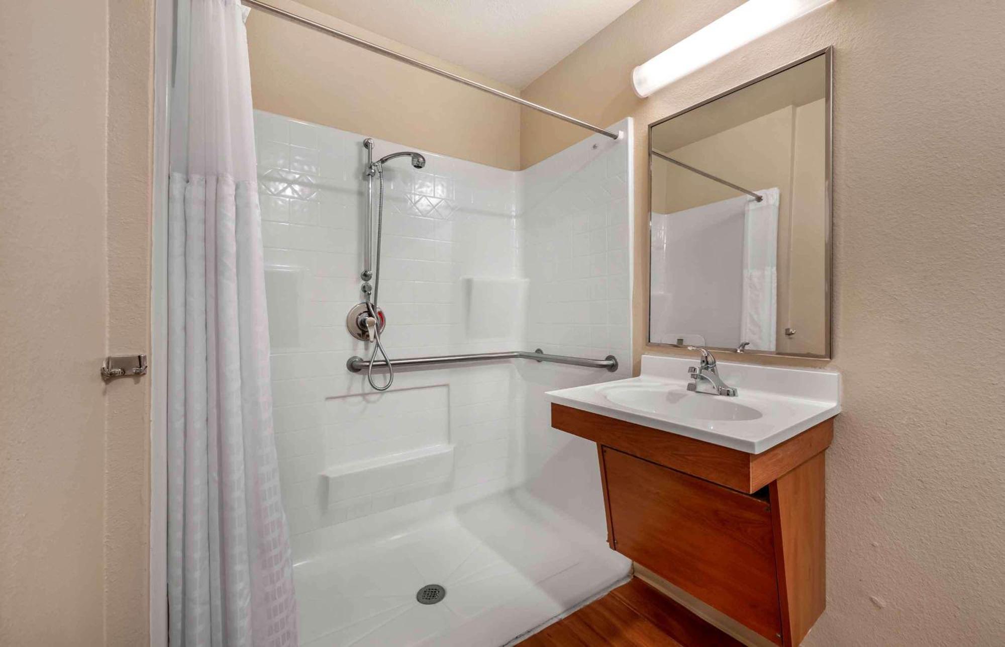 Extended Stay America Select Suites - Wichita - North Екстер'єр фото