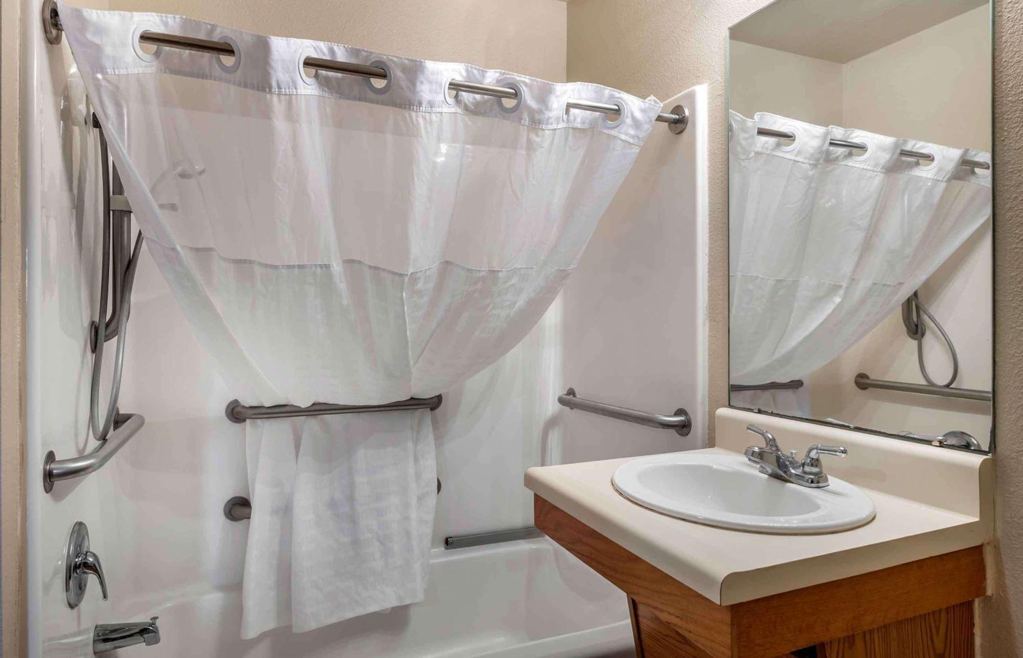 Extended Stay America Select Suites - Wichita - North Екстер'єр фото