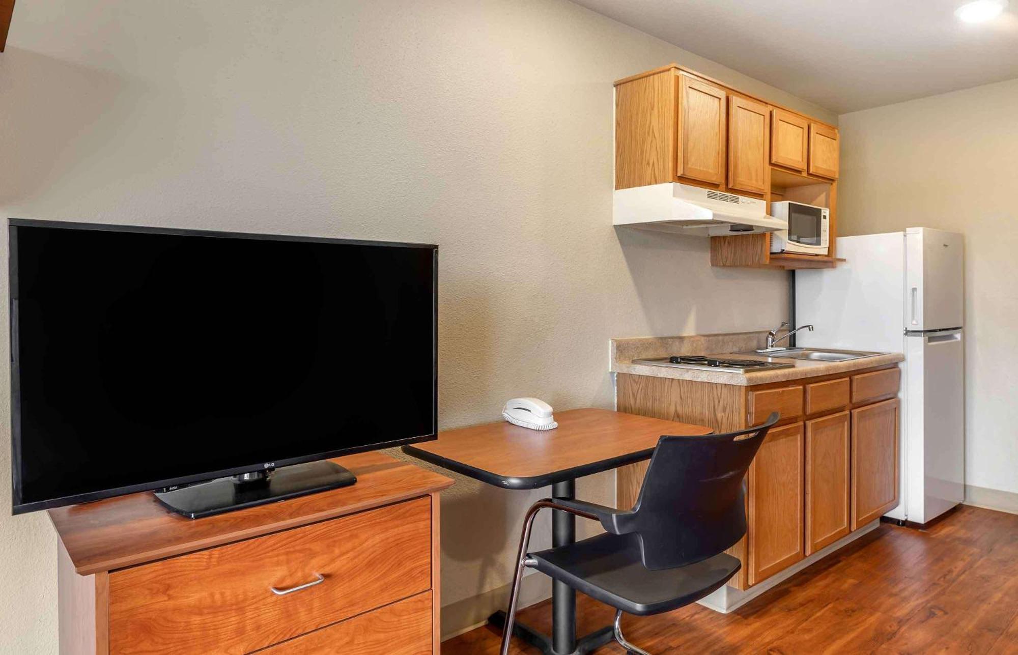 Extended Stay America Select Suites - Wichita - North Екстер'єр фото