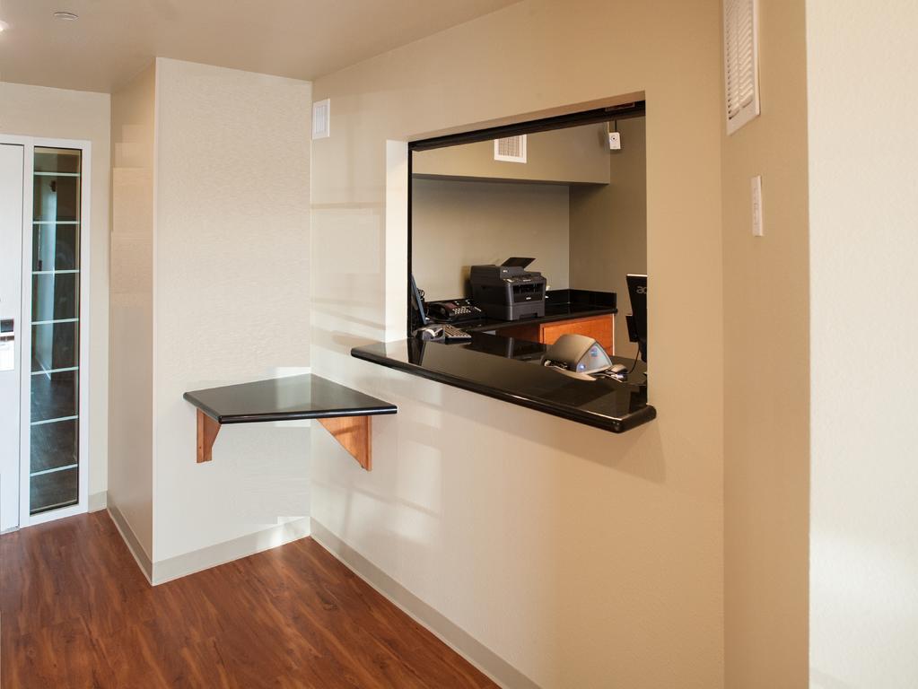 Extended Stay America Select Suites - Wichita - North Екстер'єр фото