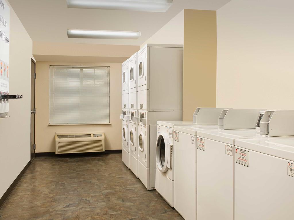 Extended Stay America Select Suites - Wichita - North Екстер'єр фото